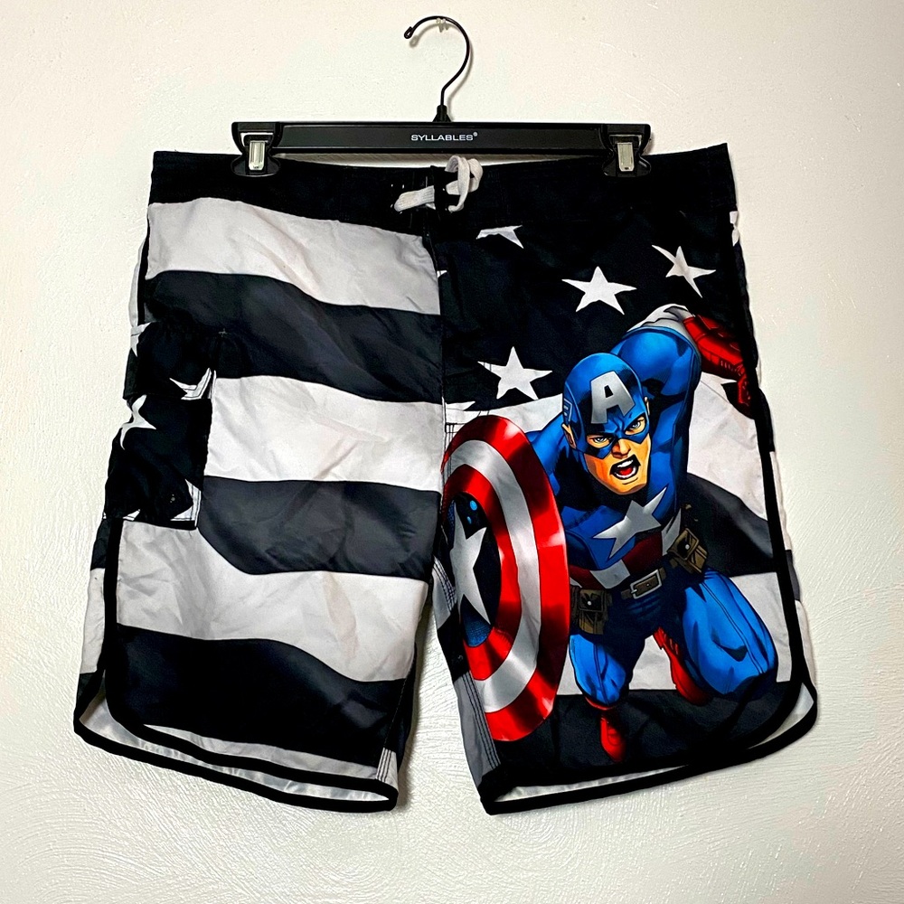 Limited edition swim trunks 🩳 by marvel captain America 🇺🇸 size 36 men